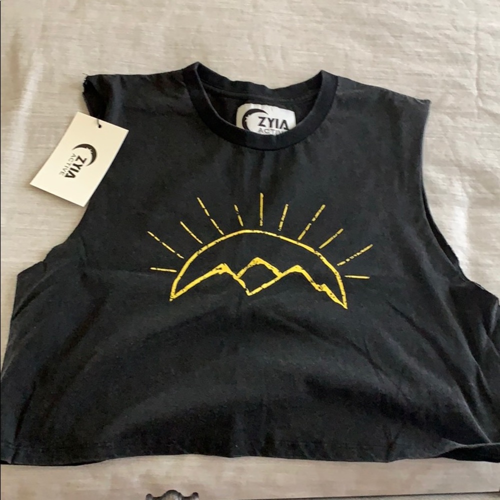 Zyia crop tank